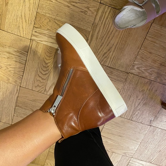 j/slides shoes - Picture 7 of 11